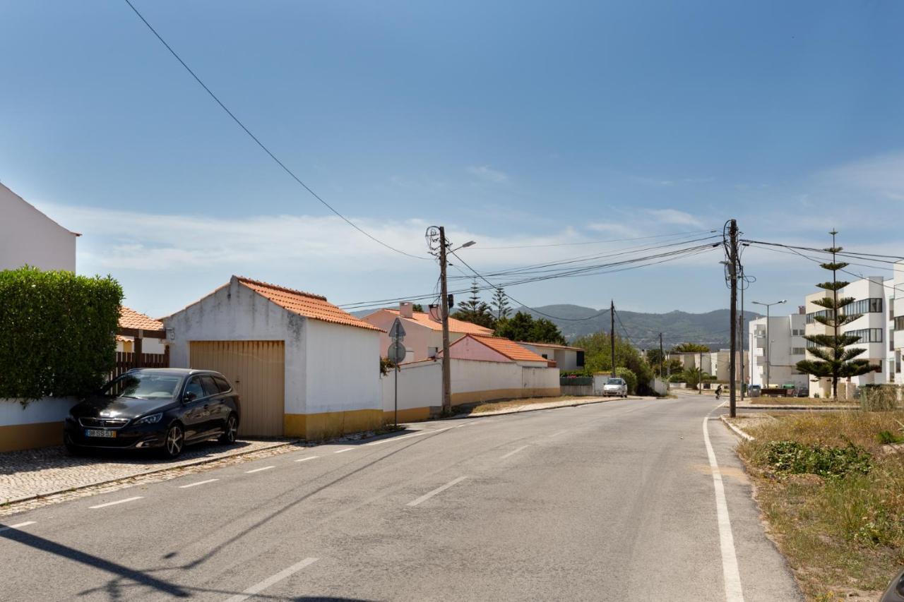 Joivy 3-Br Cottage With Terrace And Garden In Colares سينترا المظهر الخارجي الصورة