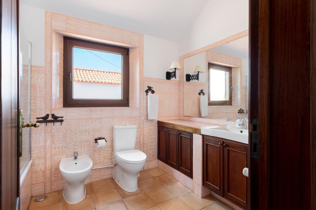 Joivy 3-Br Cottage With Terrace And Garden In Colares سينترا المظهر الخارجي الصورة
