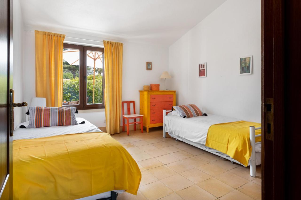 Joivy 3-Br Cottage With Terrace And Garden In Colares سينترا المظهر الخارجي الصورة