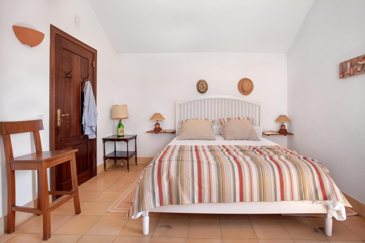 Joivy 3-Br Cottage With Terrace And Garden In Colares سينترا المظهر الخارجي الصورة