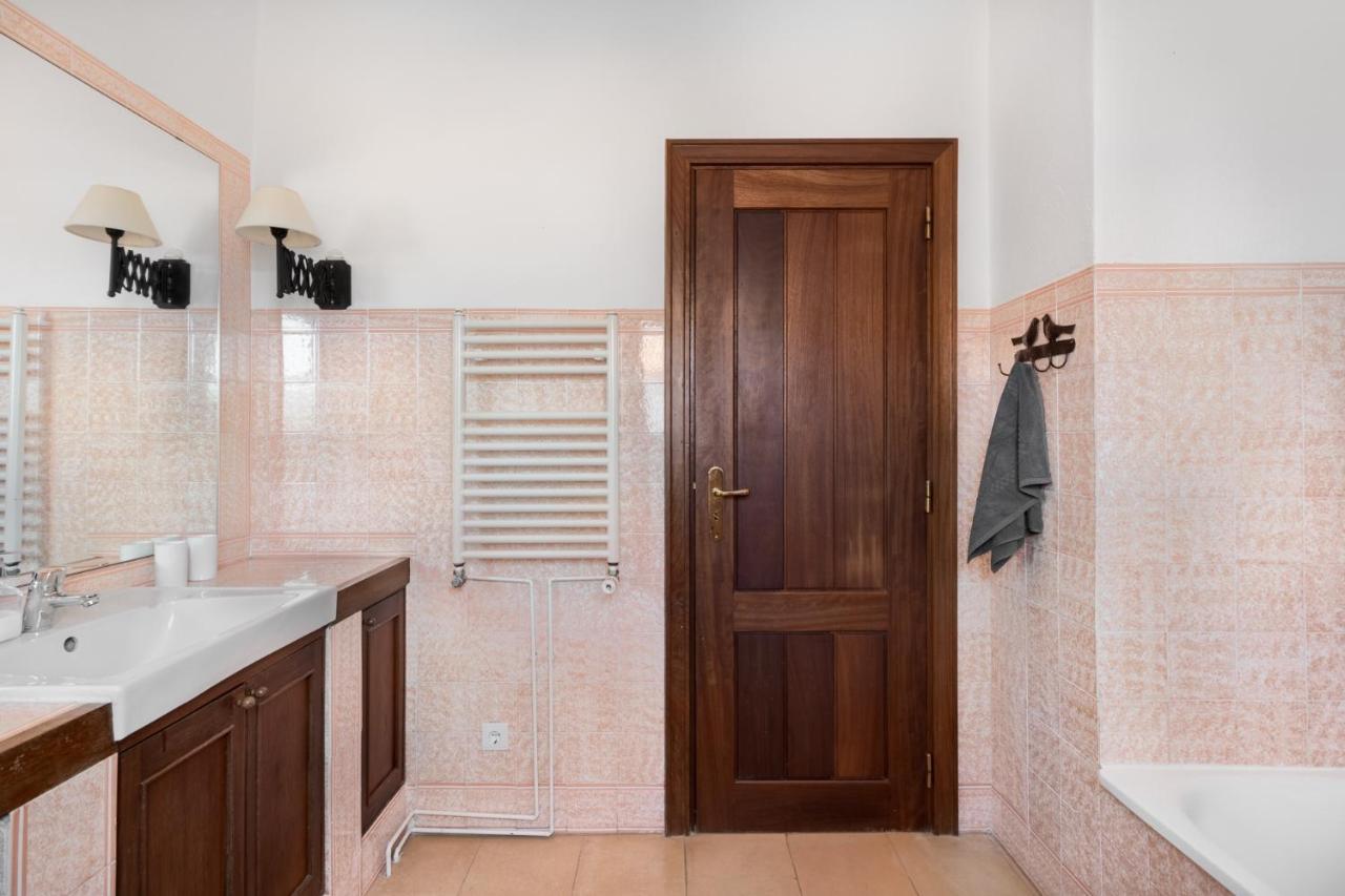 Joivy 3-Br Cottage With Terrace And Garden In Colares سينترا المظهر الخارجي الصورة